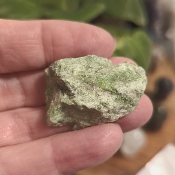 Diopside Raw Chunk - Picture 4 of 6